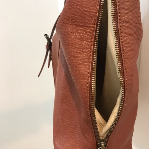 LL Bean Signature Collection leather tote - Picture 3 of 8